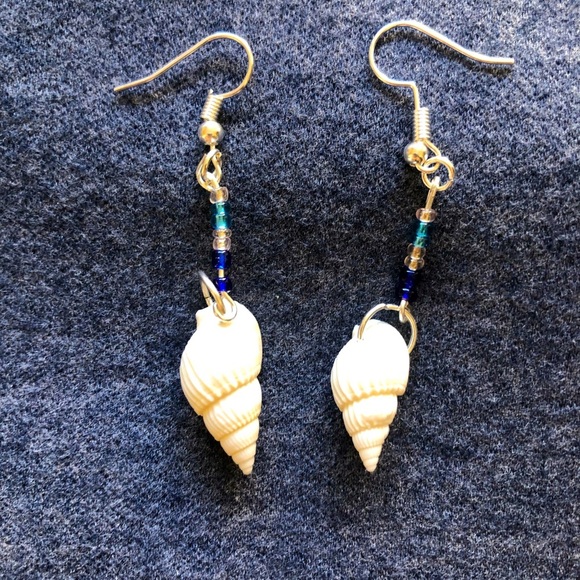 New Handmade Boho Blue Beaded Ocean Shell 🐚 Earrings - Picture 2 of 5